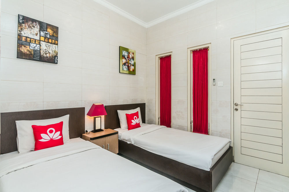 Angkul Angkul Beach Inn Kuta By Kamara Εξωτερικό φωτογραφία